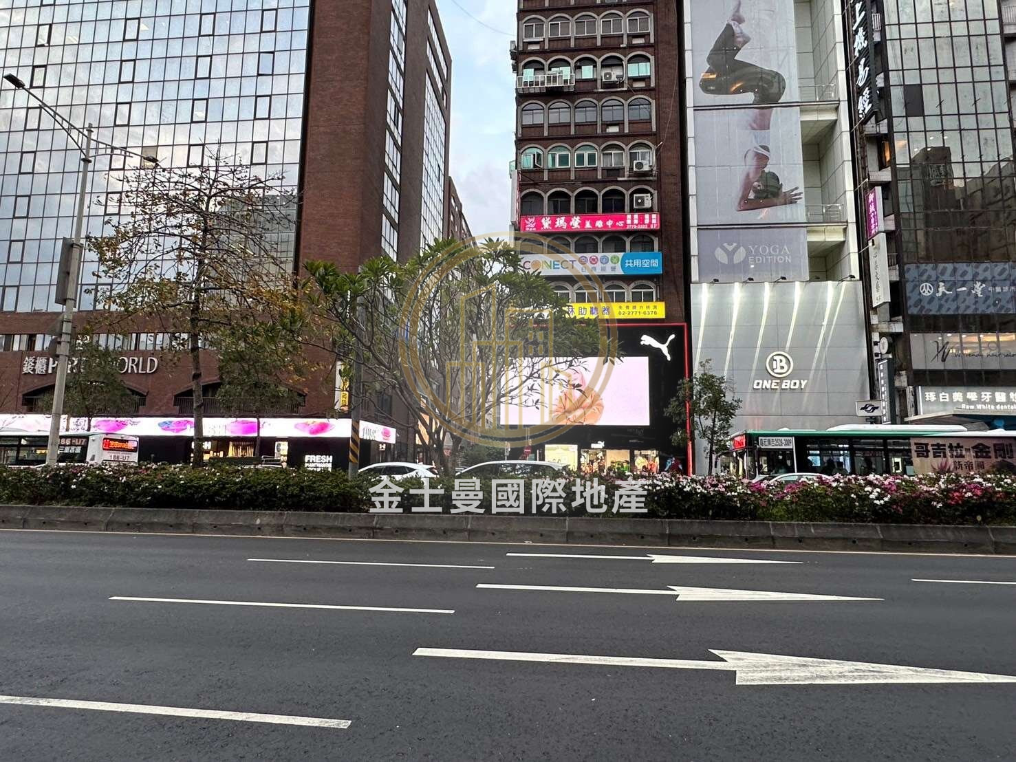 獨家專任!東區商用百坪店辦挑高4米5承辦丁經理